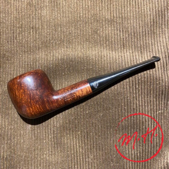 Brown waxed half-flamed pipe