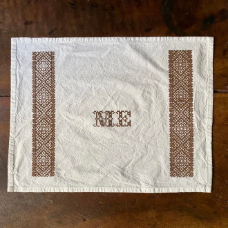 ME brown placemat