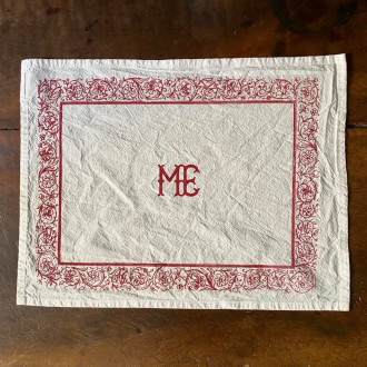 ME red placemat