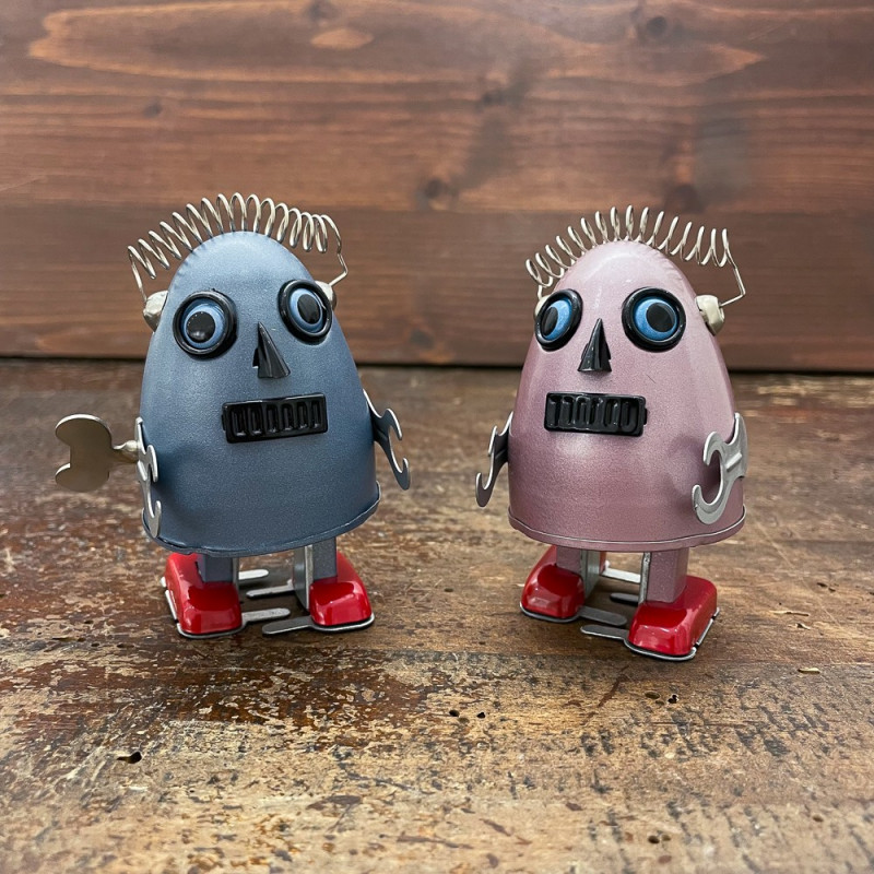 Mechanical egg robot