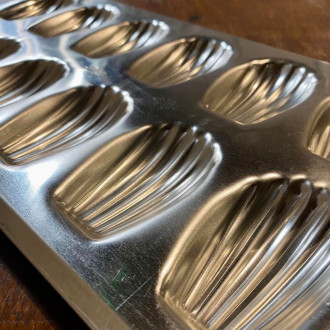 Tin plate for madeleines