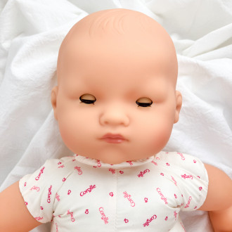 ponpon corolles eyes closed