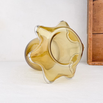 Vase en verre ambré