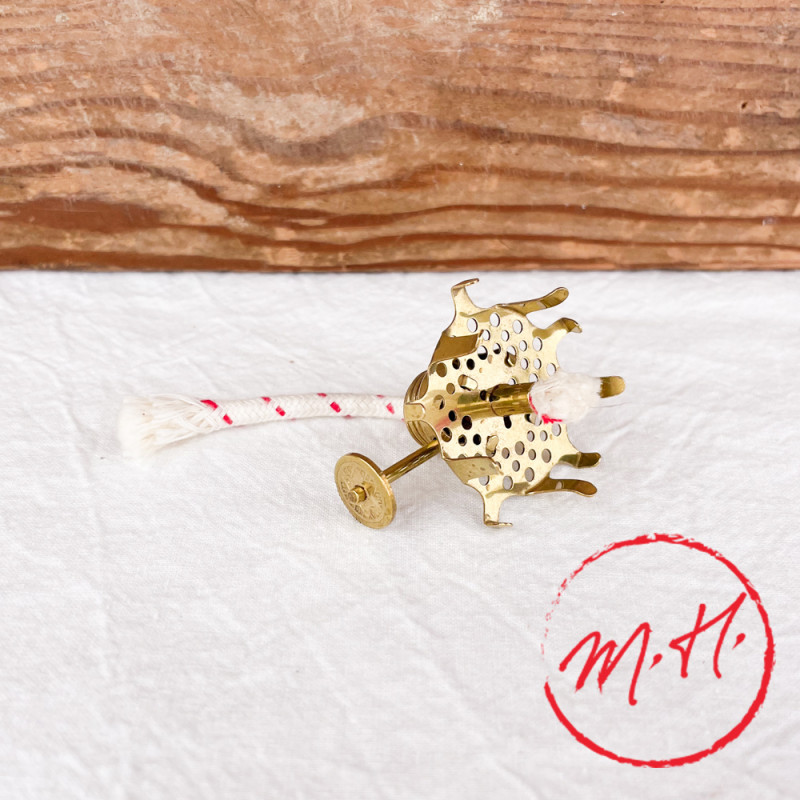 National brass lamp spout with gallery and wick