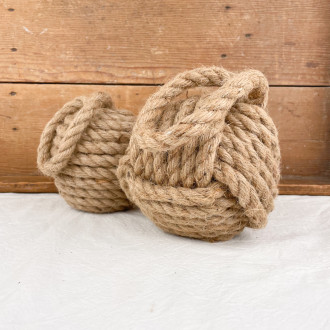 Door wedge in braided rope