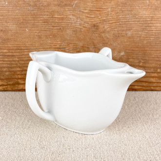 Porcelain fat / lean gravy boat