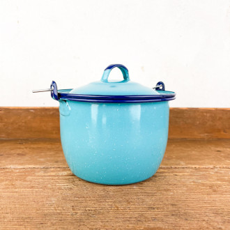 Enamel stock pot with cinsa handle