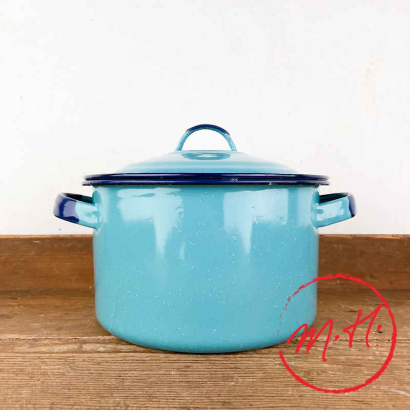 cocotte, stock pot in turquoise cinsa enamel