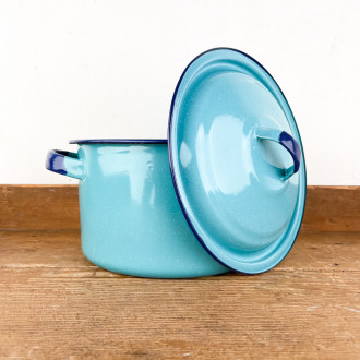 cocotte, stock pot in turquoise cinsa enamel