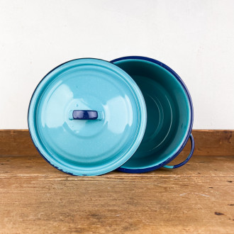 cocotte, stock pot in turquoise cinsa enamel