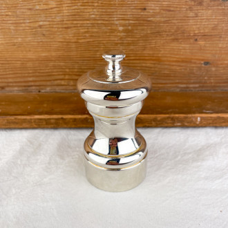 Salt mill Peugeot Mignonette silver