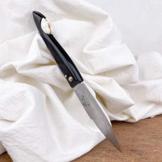 Capucin pocket knife in warthog horn and ivory