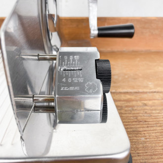 adjustable thickness slicer