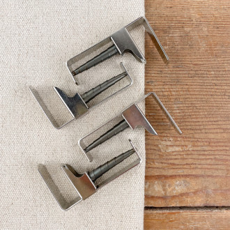 set of 4 tablecloth clips
