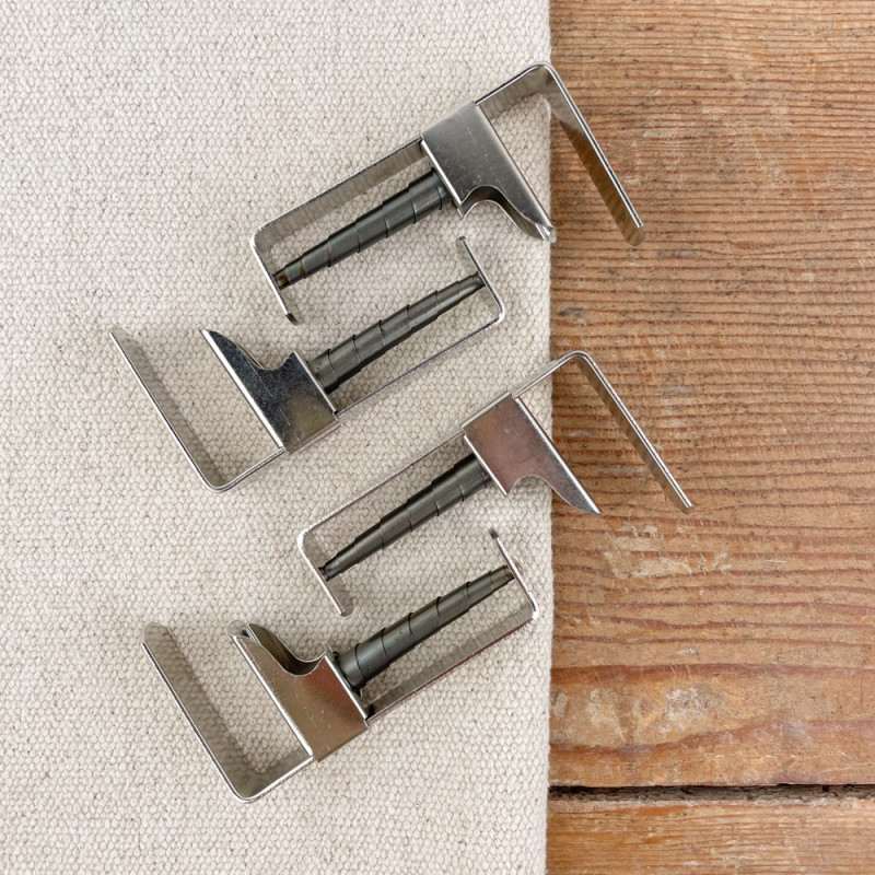 set of 4 tablecloth clips