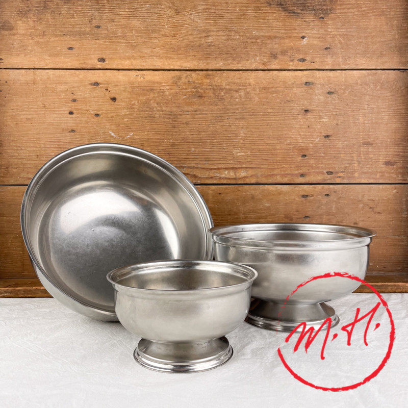 Stainless steel salad bowl