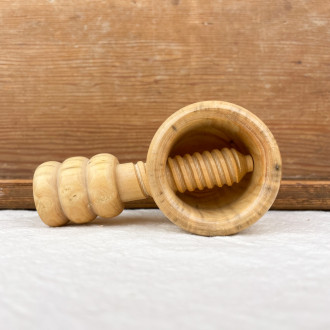 Boxwood screw nutcracker