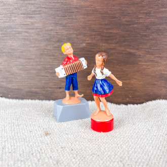 musician and magnetic dancers