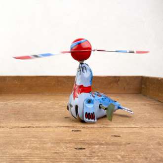 Sea lion mechanical game with propeller balloon