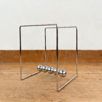 Newton pendulum 17cm