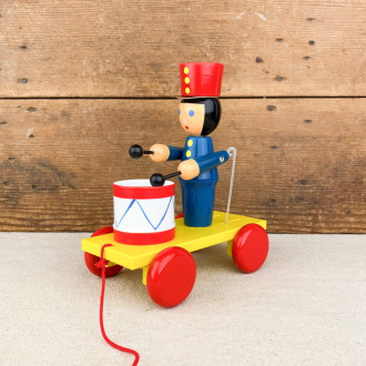 Wooden soldier to pull
