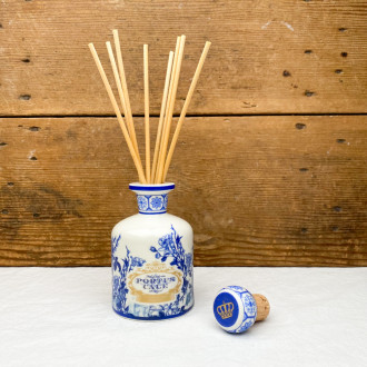 Diffuser in blue and gold box