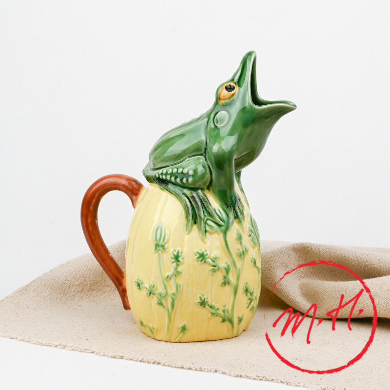 Ceramic frog decanter