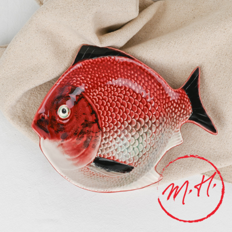 Hollow fish dish