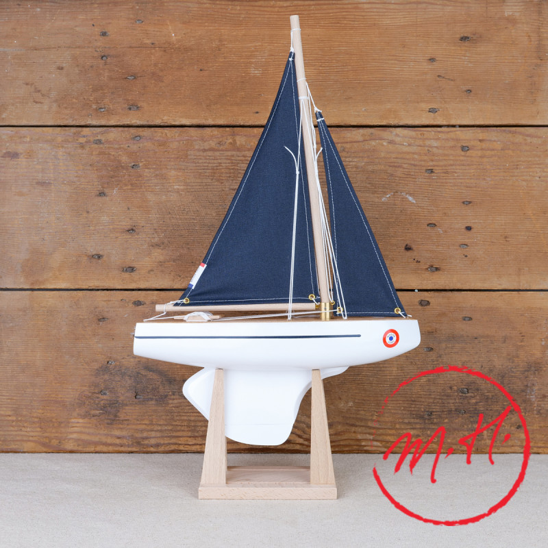 Large wooden sailboat Tirot