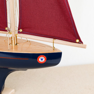 Tirot sailing boat Saint-Germain in navy blue wood