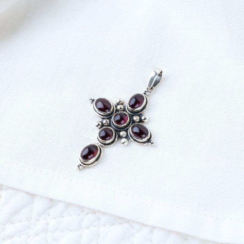 Pendant cross garnets on silver