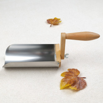 Gutter shovel