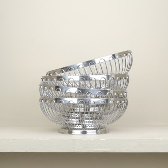 Chrome-plated table basket