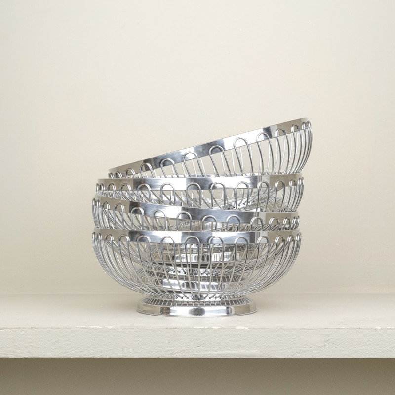 Chrome-plated table basket