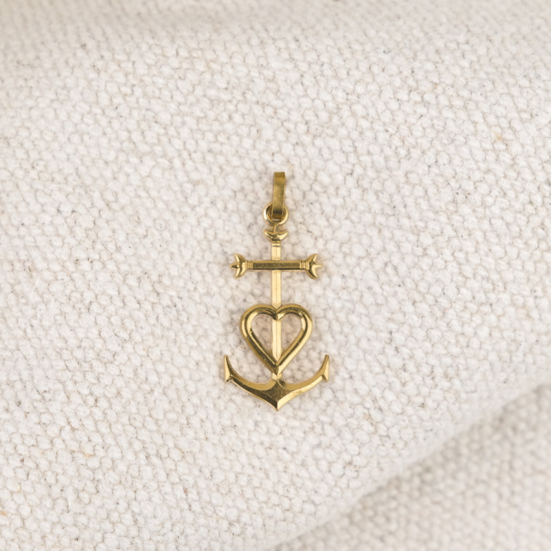 Pendant Camargue Cross Brass