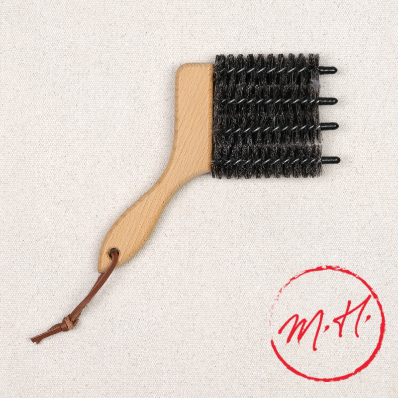 Blind brush