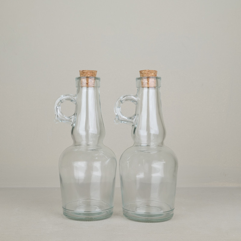 Oil and vinegar cruet set with cork stopper