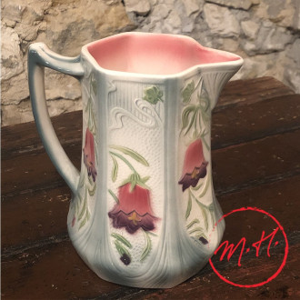 Bell jug
