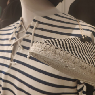 Lace-up sailboat