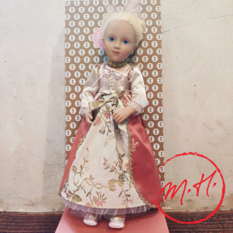 Queen doll