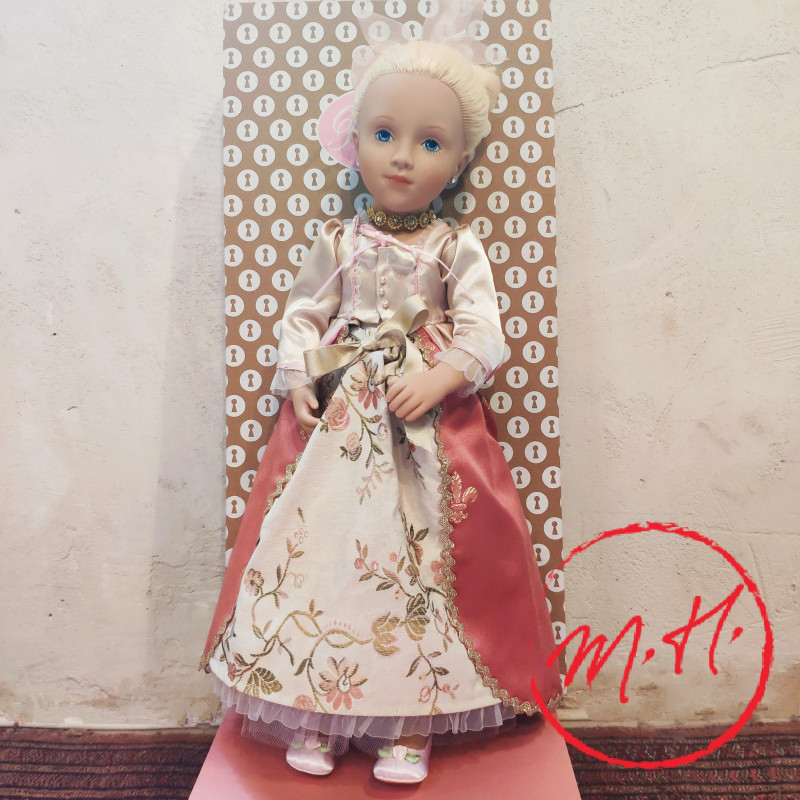Queen doll