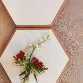 Microwave flower and herb press