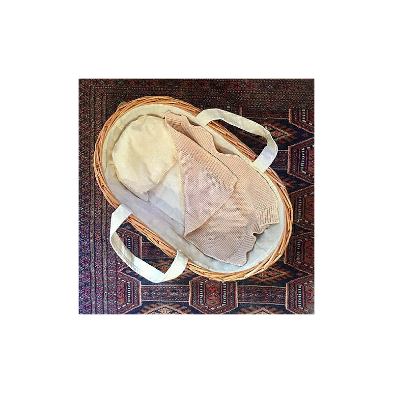Wicker bassinet