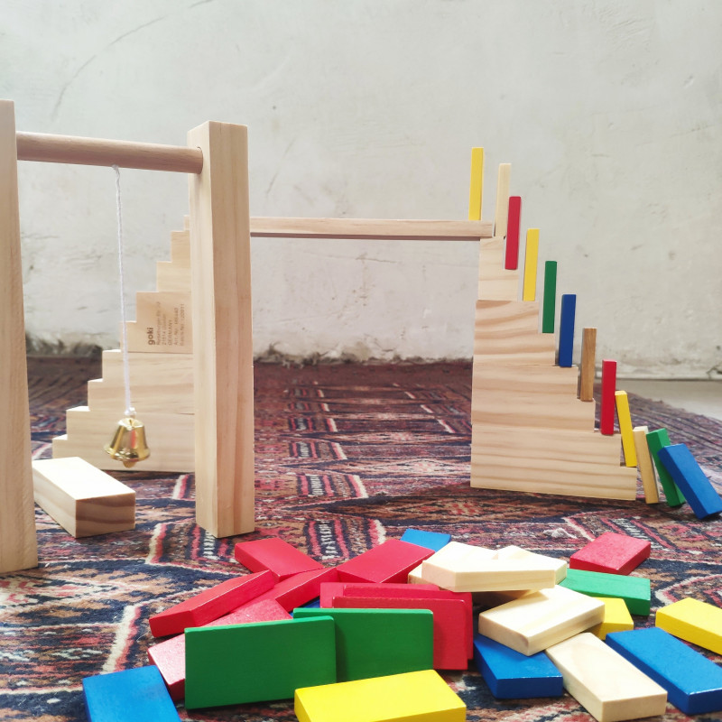 Domino rally