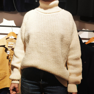 Pull col roulé crème