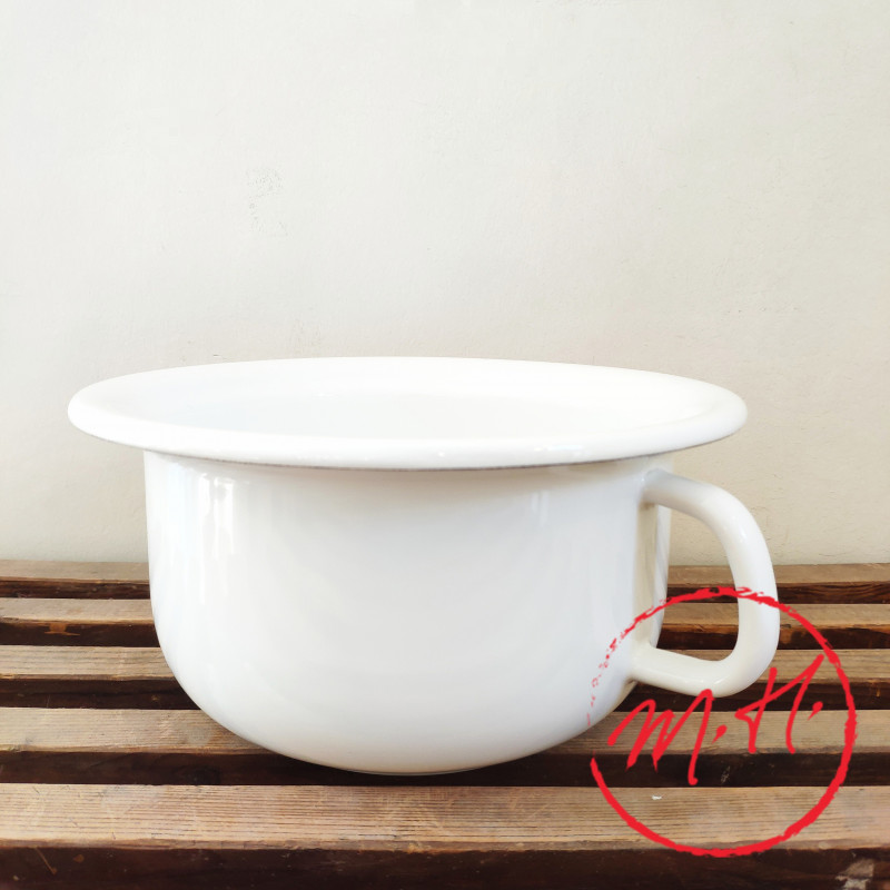White enamel chamber pot