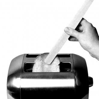 Toast tongs toaster