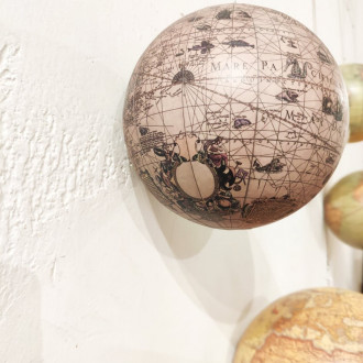 Mobile globes
