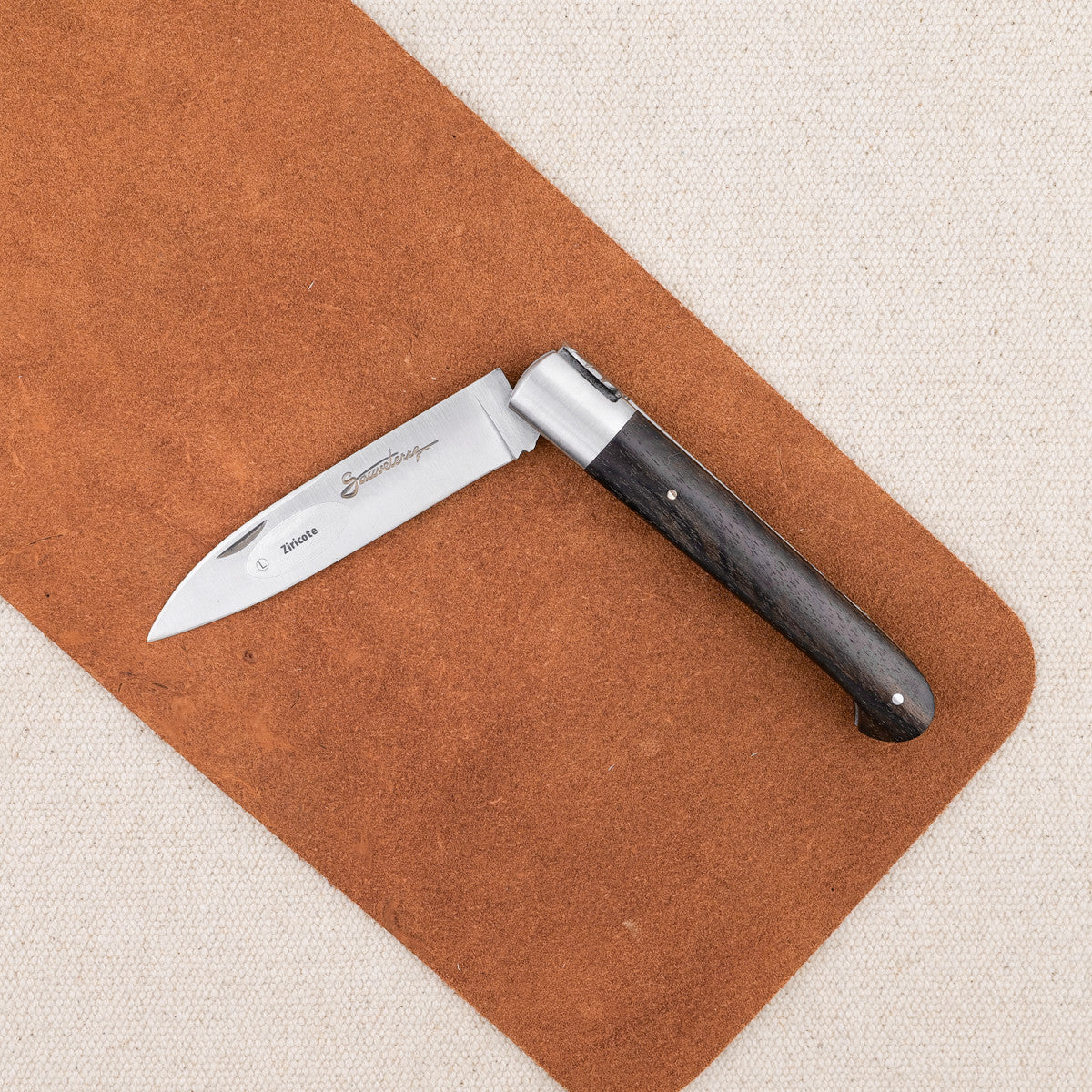 Couteau Laguiole en Aubrac en ziricote