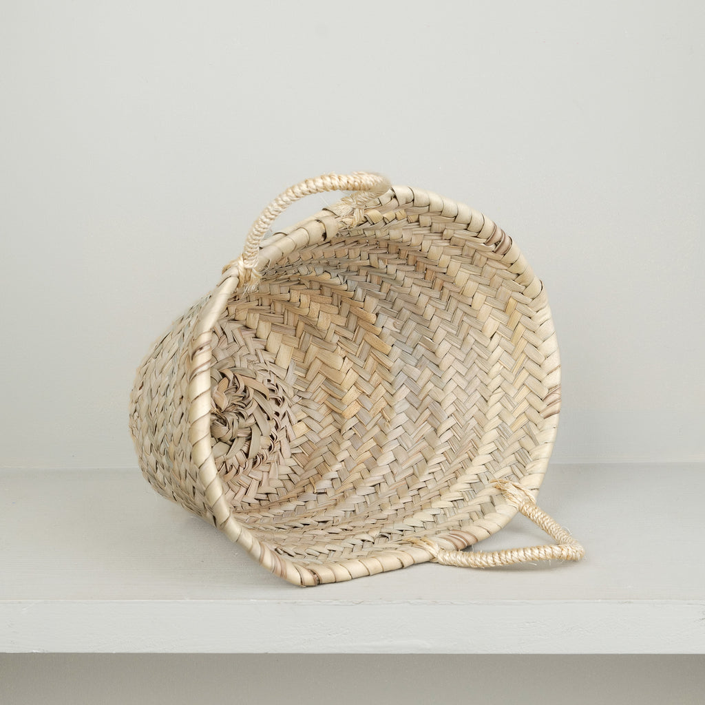 Small wicker basket